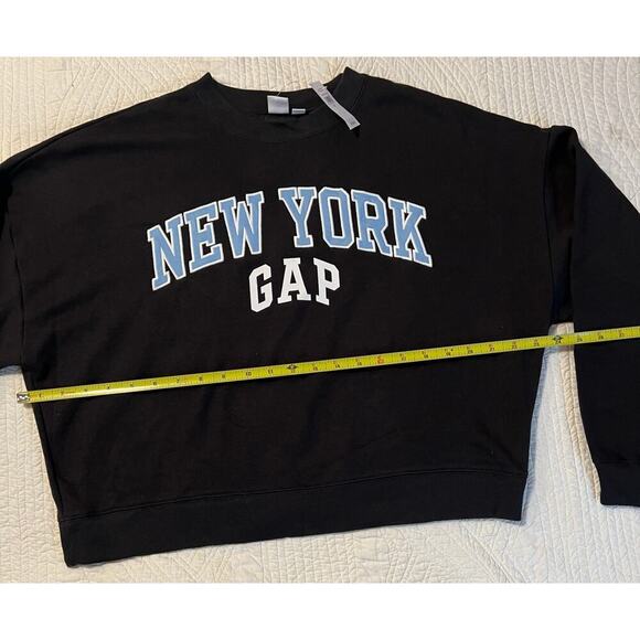 Gap sweatshirt, navy/light blue
Small - Picture 3 of 5